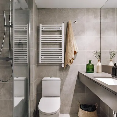 Zubia - 2 Bedrooms In Eixample Esquerra Barcelona